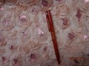 Rózsás flitteres csipke - púder szín; 1,40 m széles, ára méterenként 3.900.- Ft (2).jpg